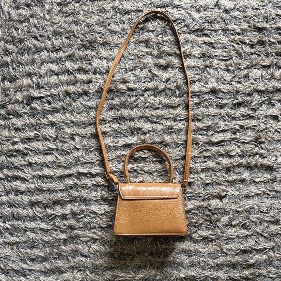 NWOT🤎Elegant Tan Versatile Handbag/Shoulder bag🤎 - Picture 3 of 11
